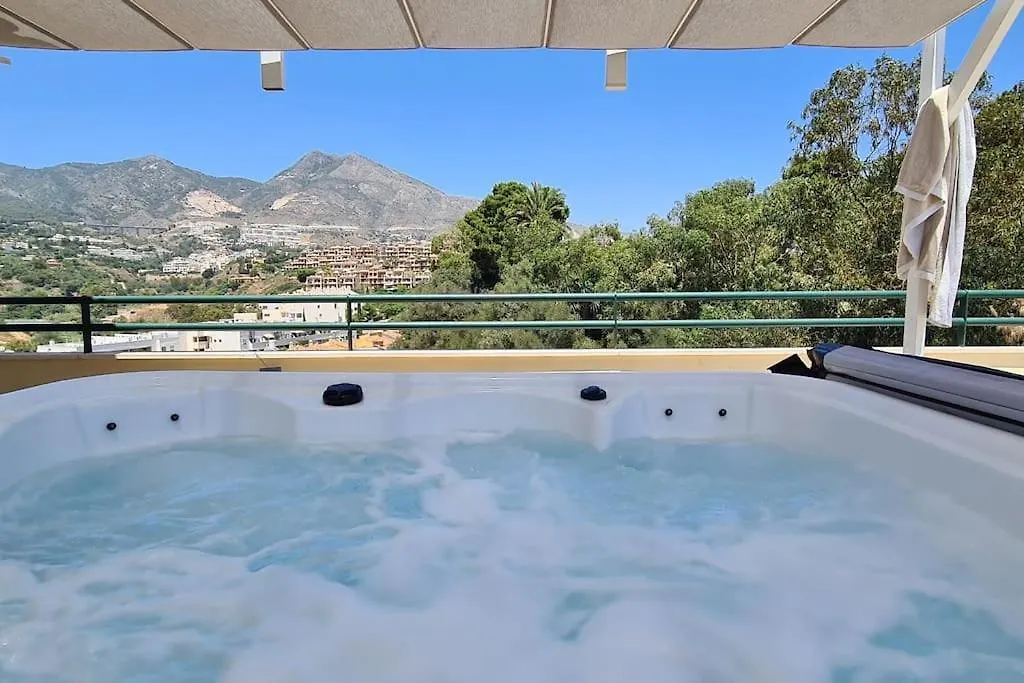 Luxury Penthouse With Sea&Mountain Views & Hot Tub - Tranquility & Rest Apartment Benalmadena